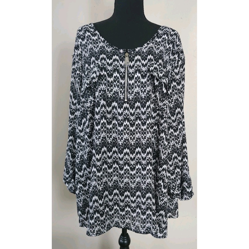 NWT Avenue 30/32 4X Chevron 1/4 Zip Button Tab Sleeves Blouse Top Black White